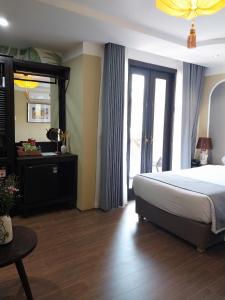 Phòng Hai Giường Đơn Loại Sang (Deluxe Twin Room)