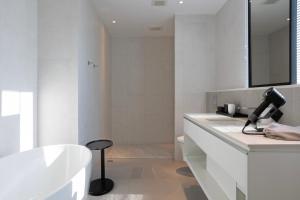 Phòng Giường Đôi Superior có phòng tắm (Superior Double Room with Bath)