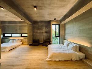 Phòng 4 Người Có Ban Công (Quadruple Room with Balcony)