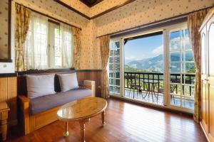 Phòng Giường Đôi Có Ban Công (Double Room with Balcony)