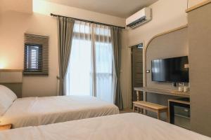 Phòng 4 Người Có Ban Công (Quadruple Room With Balcony)