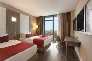 Twin Room with Sofa Bed and Sea View - Smoking room in Ramada Encore Istanbul Bayrampasa