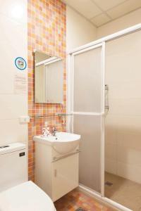 Phòng Đôi Tiêu Chuẩn Có 2 Giường Đôi (Standard Double Room with Two Double Beds)