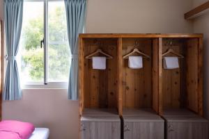 Phòng Gia Đình Với Phòng Tắm Chung (Family Room with Shared Bathroom)