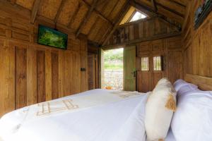 Phòng Giường Đôi Có Ban Công (Double Room with Balcony)