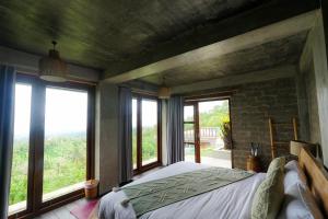 Phòng Có Giường Cỡ King Nhìn Ra Hồ Bơi (King Room with Pool View)