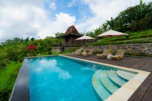 Phòng Có Giường Cỡ King Nhìn Ra Hồ Bơi (King Room with Pool View)