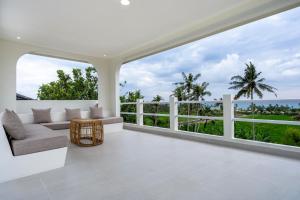 Biệt Thự 3 Phòng Ngủ (Three-Bedroom Villa)