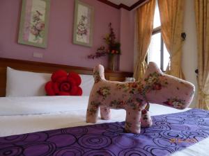Phòng Deluxe Giường Đôi Có Vòi Sen (Deluxe Double Room with Shower)