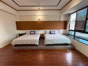 Phòng 4 Người Nhìn ra Hồ nước (Quadruple Room with Lake View)