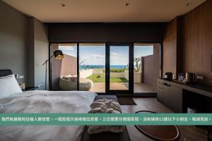 Phòng Deluxe hướng biển giường đôi (Deluxe Double Room with Sea View)