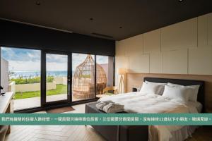 Phòng Deluxe hướng biển giường đôi (Deluxe Double Room with Sea View)