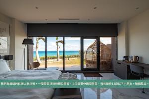 Phòng Deluxe hướng biển giường đôi (Deluxe Double Room with Sea View)