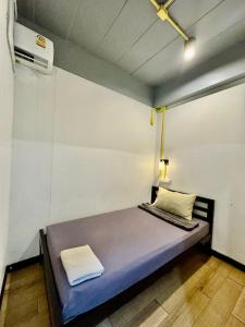 Phòng giường đơn Có phòng tắm chung (Single Shared Bathroom)
