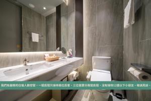 Phòng Deluxe hướng biển giường đôi (Deluxe Double Room with Sea View)