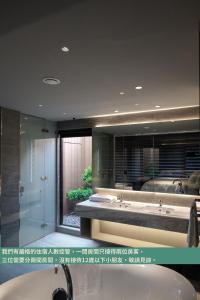 Phòng Deluxe hướng biển giường đôi (Deluxe Double Room with Sea View)