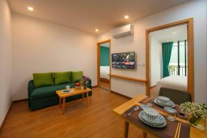 Căn Hộ 2 Phòng Ngủ Có Ban Công (Two-Bedroom Apartment with Balcony)