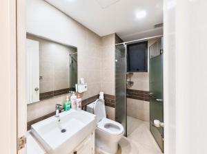 Căn Hộ 3 Phòng Ngủ (Three-Bedroom Apartment)