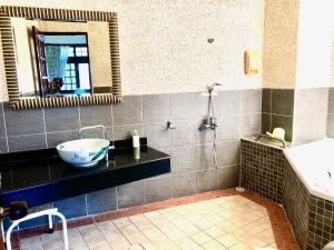 Phòng 4 Người Có Bồn Tắm (Quadruple Room with Bath)