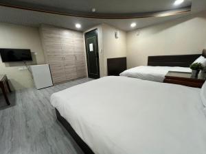 Phòng Tiêu Chuẩn 4 Người (Standard Quadruple Room)