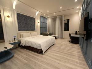 Phòng Deluxe Giường Đôi Có Bồn Tắm (Deluxe Double Room with Bath)