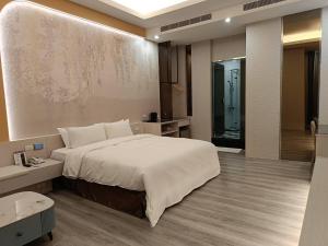 Phòng Deluxe Giường Đôi Có Bồn Tắm (Deluxe Double Room with Bath)