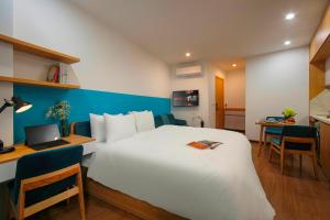 Studio Apartment with King Bed