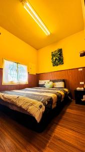 Phòng Tiêu Chuẩn Giường Đôi Với Phòng Tắm Chung (Standard Double Room with Shared Bathroom)