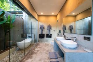Biệt Thự 3 Phòng Ngủ (Three-Bedroom Villa)