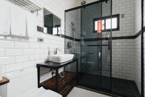 Phòng 3 Người Có Phòng Tắm Riêng (Triple Room with Private Bathroom)