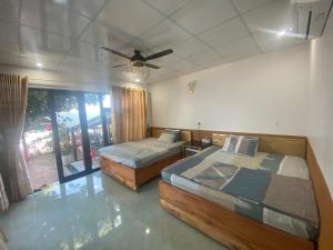 Phòng Gia Đình Nhìn Ra Biển (Family Room with Sea View)