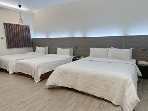 Phòng 4 Người Có Bồn Tắm (Quadruple Room with Bath)