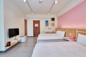 Phòng Superior Giường Đôi/2 Giường Đơn Nhìn Ra Thành Phố (Superior Double or Twin Room with City View)