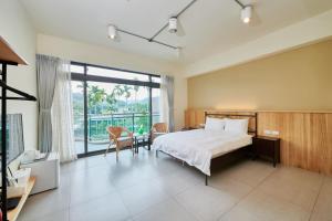 Phòng Gia đình nhìn ra Núi (Family Room with Mountain View)