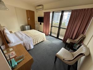 Phòng Đôi Khách Sạn Sắp Xếp (Run of House Double Room)