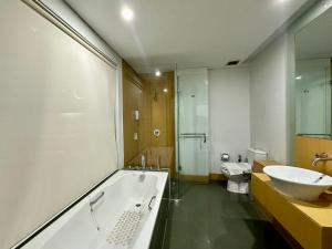Phòng Hạng Thương Gia Có Giường Cỡ King (Business King Room)