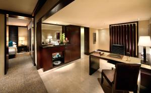 Phòng Premier có giường cỡ King Nhìn ra cảnh Thành phố (Urban Suite King)