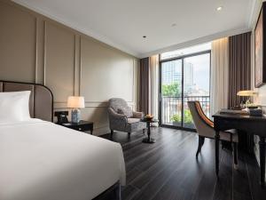 Phòng Có Giường Cỡ King Với Ban Công (King Room with Balcony)