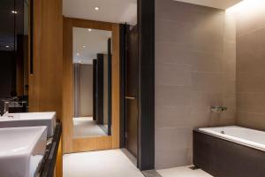 Larger Guest room, 2 Queen