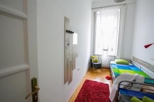 Budget Twin Room with Shared Bathroom room in Friends Hostel & Apartments
