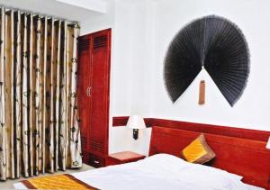 Phòng Tiêu Chuẩn Giường Lớn (Standard King Room)