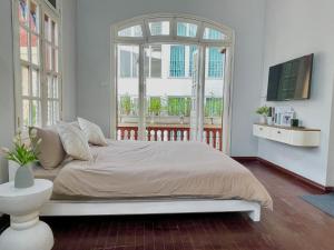 Studio Có Ban Công (Studio with Balcony)