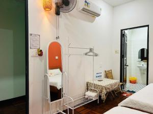 Phòng 4 Người Có Phòng Tắm (Quadruple Room with Bathroom)