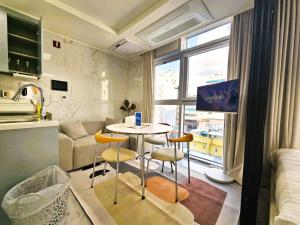 Căn hộ 2 Phòng ngủ có Tầm nhìn (Two-Bedroom Apartment with View)
