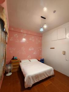 Phòng Giường Đôi Hạng Bình Dân (Budget Double Room)