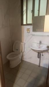 Phòng Giường Đôi Nhìn Ra Núi (Double Room with Mountain View)