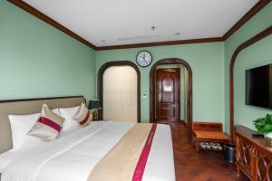 Phòng Deluxe Giường Đôi Có Bồn Tắm (Deluxe Double Room with Bath)