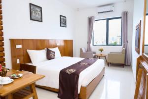 Phòng Superior giường đôi lớn (Superior Queen Room)