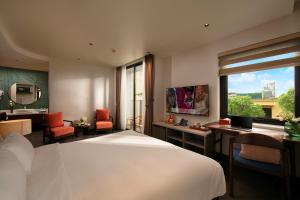 Phòng Giường Đôi Có Ban Công (Double Room with Balcony)