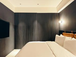 Phòng Đôi Deluxe Nhìn ra Đường phố (Deluxe Double Room with Street View)